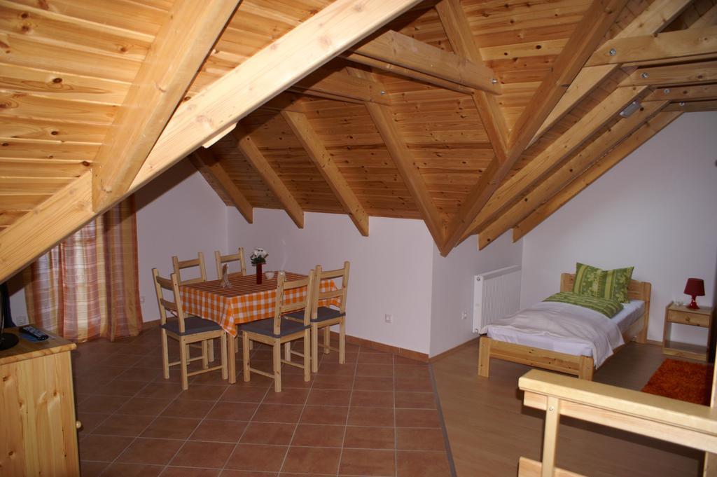 Oeregtoelgy Panzio Hotel Csongrad Ruang foto