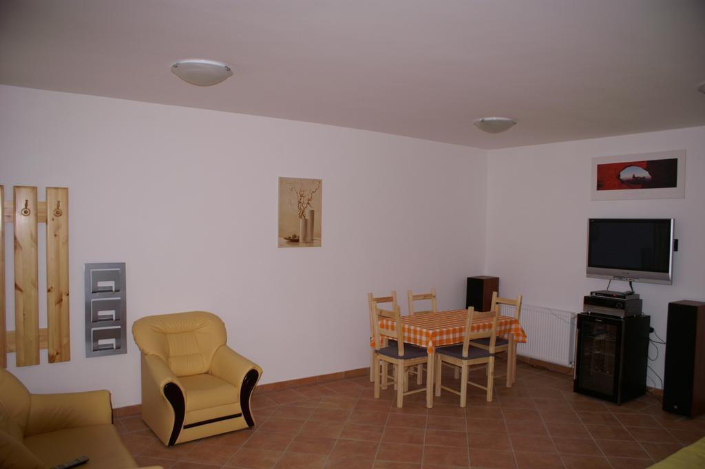 Oeregtoelgy Panzio Hotel Csongrad Ruang foto